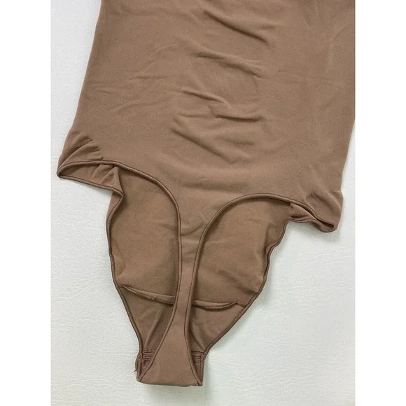 NEW!! SKIMS Bodysuit, Size 4XL. Adjustable Straps. Snap Bottom. Without Tags. - Picture 4 of 8